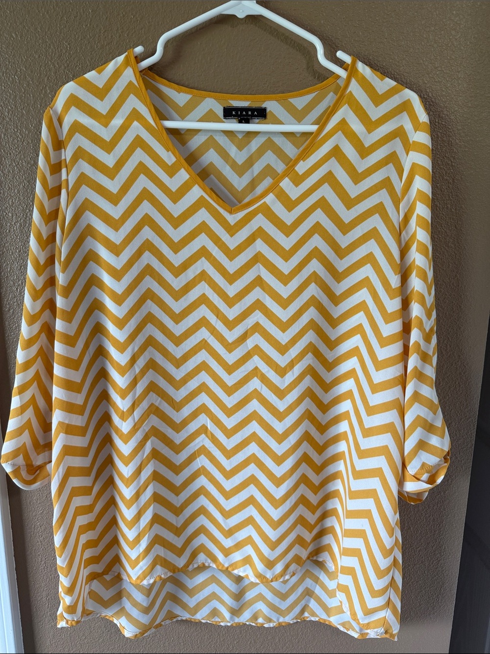 🥳 7/$10!! Kiara Yellow & White Chevron V-Neck Tunic Top